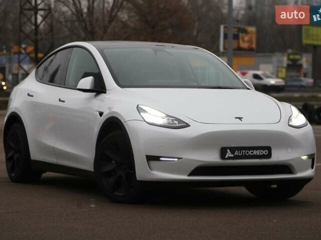 Белый Тесла Model Y, объемом двигателя 0 л и пробегом 121 тыс. км за 21900 $, фото 1 на Automoto.ua
