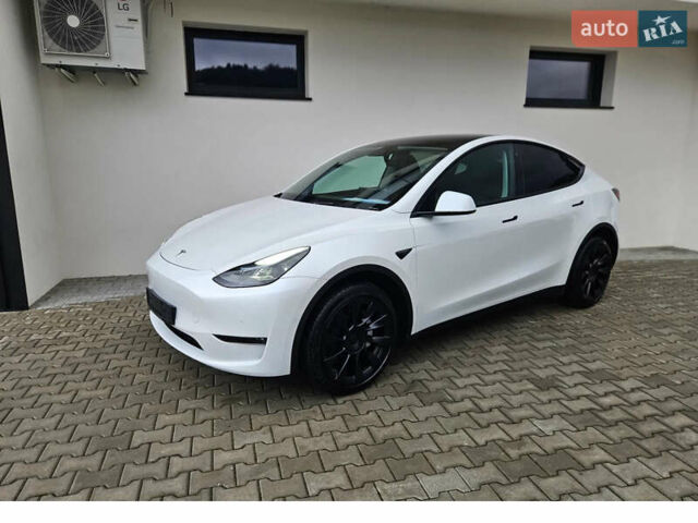Белый Тесла Model Y, объемом двигателя 0 л и пробегом 212 тыс. км за 17100 $, фото 1 на Automoto.ua