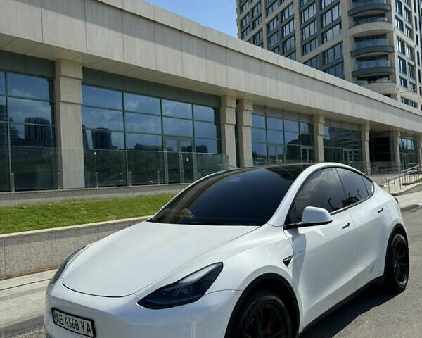 Белый Тесла Model Y, объемом двигателя 0 л и пробегом 29 тыс. км за 26900 $, фото 1 на Automoto.ua
