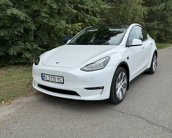Белый Тесла Model Y, объемом двигателя 0 л и пробегом 79 тыс. км за 26500 $, фото 1 на Automoto.ua