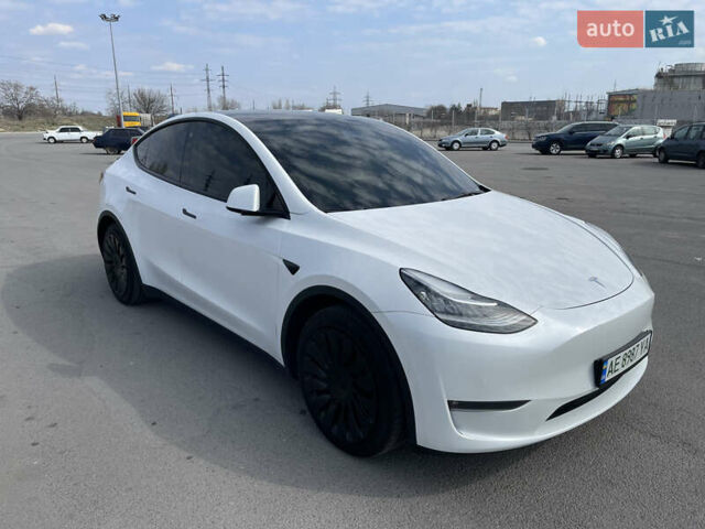 Белый Тесла Model Y, объемом двигателя 0 л и пробегом 170 тыс. км за 23500 $, фото 1 на Automoto.ua