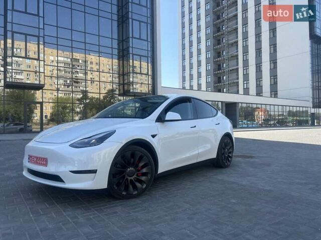 Білий Тесла Model Y, об'ємом двигуна 0 л та пробігом 40 тис. км за 29000 $, фото 1 на Automoto.ua