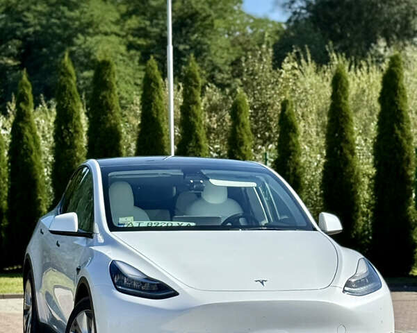 Белый Тесла Model Y, объемом двигателя 0 л и пробегом 19 тыс. км за 26500 $, фото 1 на Automoto.ua