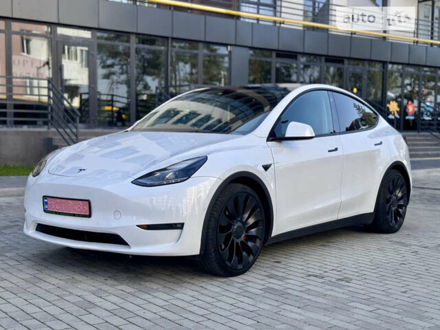 Белый Тесла Model Y, объемом двигателя 0 л и пробегом 63 тыс. км за 34950 $, фото 1 на Automoto.ua