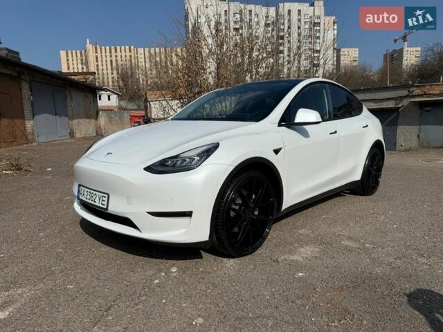 Білий Тесла Model Y, об'ємом двигуна 0 л та пробігом 120 тис. км за 21500 $, фото 1 на Automoto.ua