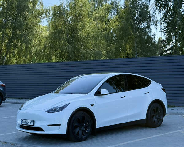 Белый Тесла Model Y, объемом двигателя 0 л и пробегом 83 тыс. км за 32000 $, фото 1 на Automoto.ua