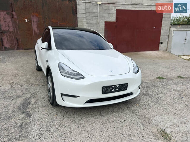 Белый Тесла Model Y, объемом двигателя 0 л и пробегом 42 тыс. км за 25500 $, фото 1 на Automoto.ua