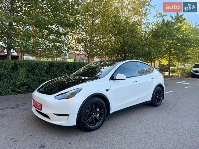 Белый Тесла Model Y, объемом двигателя 0 л и пробегом 215 тыс. км за 20500 $, фото 1 на Automoto.ua