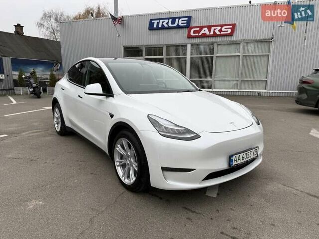 Белый Тесла Model Y, объемом двигателя 0 л и пробегом 68 тыс. км за 24900 $, фото 1 на Automoto.ua