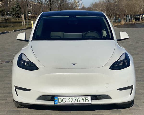 Білий Тесла Model Y, об'ємом двигуна 0 л та пробігом 111 тис. км за 35000 $, фото 1 на Automoto.ua