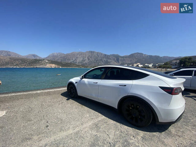 Белый Тесла Model Y, объемом двигателя 0 л и пробегом 120 тыс. км за 32500 $, фото 1 на Automoto.ua