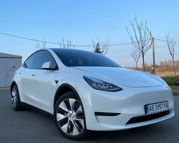 Белый Тесла Model Y, объемом двигателя 0 л и пробегом 70 тыс. км за 26750 $, фото 1 на Automoto.ua
