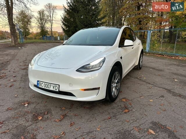 Белый Тесла Model Y, объемом двигателя 0 л и пробегом 69 тыс. км за 23999 $, фото 1 на Automoto.ua