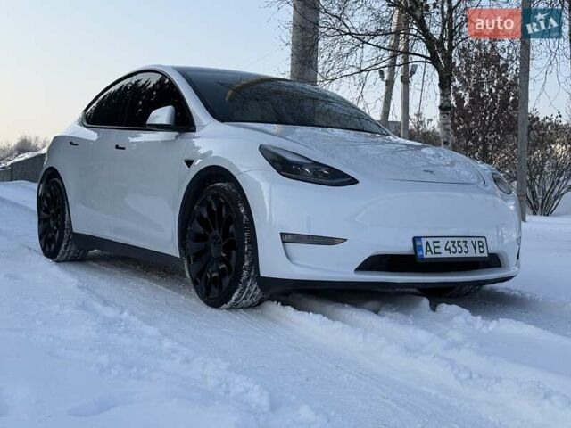 Белый Тесла Model Y, объемом двигателя 0 л и пробегом 93 тыс. км за 29500 $, фото 1 на Automoto.ua