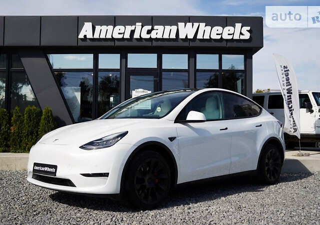 Белый Тесла Model Y, объемом двигателя 0 л и пробегом 30 тыс. км за 26900 $, фото 1 на Automoto.ua