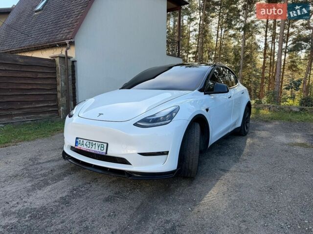 Білий Тесла Model Y, об'ємом двигуна 0 л та пробігом 73 тис. км за 26000 $, фото 1 на Automoto.ua