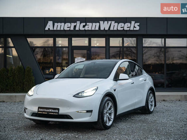 Белый Тесла Model Y, объемом двигателя 0 л и пробегом 69 тыс. км за 27500 $, фото 1 на Automoto.ua