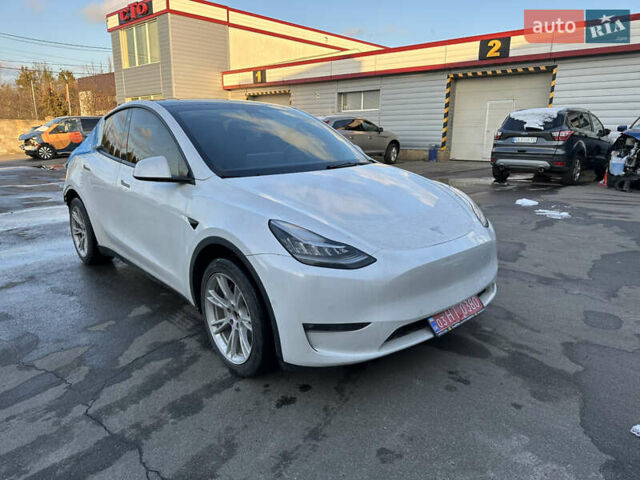 Белый Тесла Model Y, объемом двигателя 0 л и пробегом 42 тыс. км за 20700 $, фото 1 на Automoto.ua