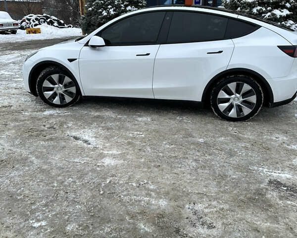 Белый Тесла Model Y, объемом двигателя 0 л и пробегом 85 тыс. км за 39800 $, фото 1 на Automoto.ua