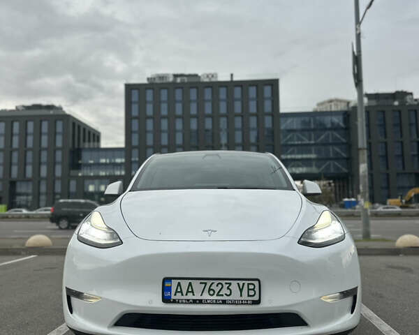 Белый Тесла Model Y, объемом двигателя 0 л и пробегом 207 тыс. км за 22000 $, фото 1 на Automoto.ua