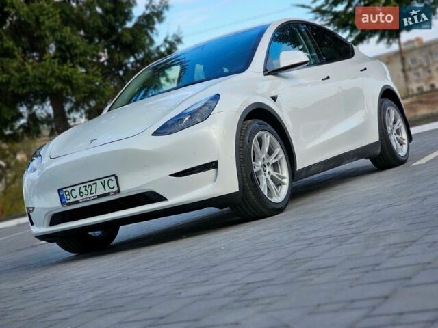 Білий Тесла Model Y, об'ємом двигуна 0 л та пробігом 30 тис. км за 26900 $, фото 1 на Automoto.ua