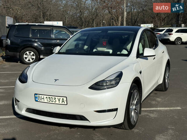 Білий Тесла Model Y, об'ємом двигуна 0 л та пробігом 45 тис. км за 27500 $, фото 1 на Automoto.ua