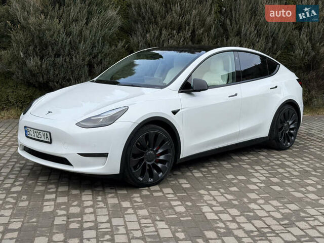 Белый Тесла Model Y, объемом двигателя 0 л и пробегом 129 тыс. км за 27400 $, фото 1 на Automoto.ua