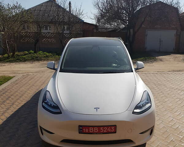 Тесла Model Y 2022 в Харькове на Automoto.ua Белый Тесла Model Y, объемом двигателя 0 л и пробегом 20 тыс. км за 32000 $, фото 1 на Automoto.ua
