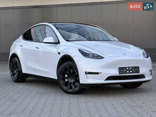Белый Тесла Model Y, объемом двигателя 0 л и пробегом 47 тыс. км за 25900 $, фото 1 на Automoto.ua