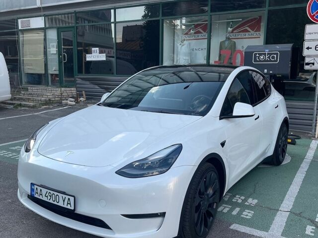 Белый Тесла Model Y, объемом двигателя 0 л и пробегом 67 тыс. км за 28999 $, фото 1 на Automoto.ua