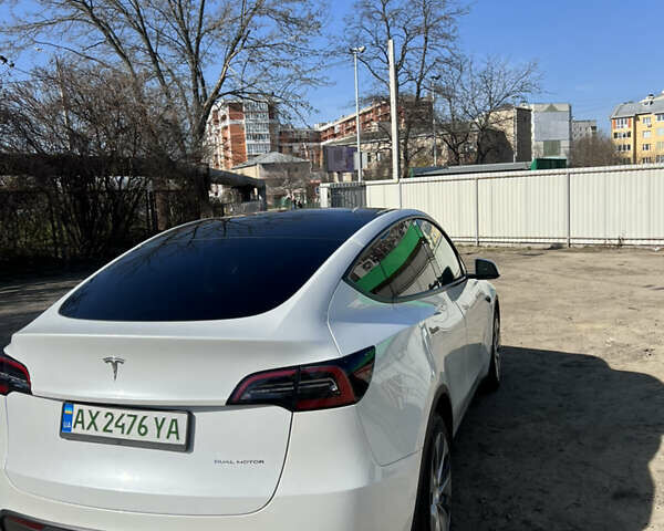 Белый Тесла Model Y, объемом двигателя 0 л и пробегом 17 тыс. км за 27500 $, фото 1 на Automoto.ua