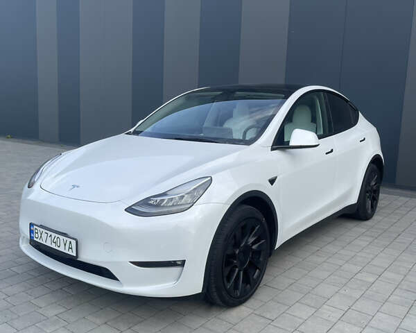 Белый Тесла Model Y, объемом двигателя 0 л и пробегом 38 тыс. км за 31000 $, фото 1 на Automoto.ua
