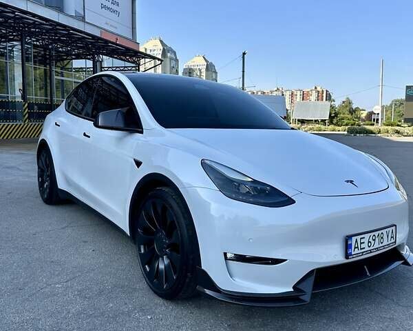 Белый Тесла Model Y, объемом двигателя 0 л и пробегом 39 тыс. км за 28799 $, фото 1 на Automoto.ua