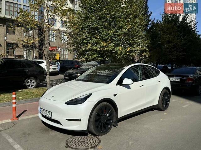 Белый Тесла Model Y, объемом двигателя 0 л и пробегом 5 тыс. км за 45600 $, фото 1 на Automoto.ua