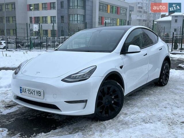 Белый Тесла Model Y, объемом двигателя 0 л и пробегом 8 тыс. км за 31500 $, фото 1 на Automoto.ua