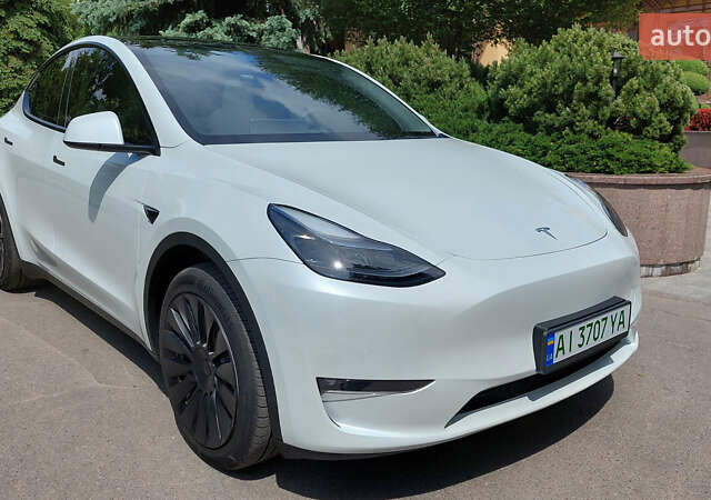Белый Тесла Model Y, объемом двигателя 0 л и пробегом 12 тыс. км за 39700 $, фото 1 на Automoto.ua