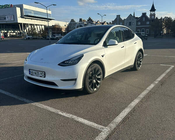 Белый Тесла Model Y, объемом двигателя 0 л и пробегом 61 тыс. км за 27000 $, фото 1 на Automoto.ua