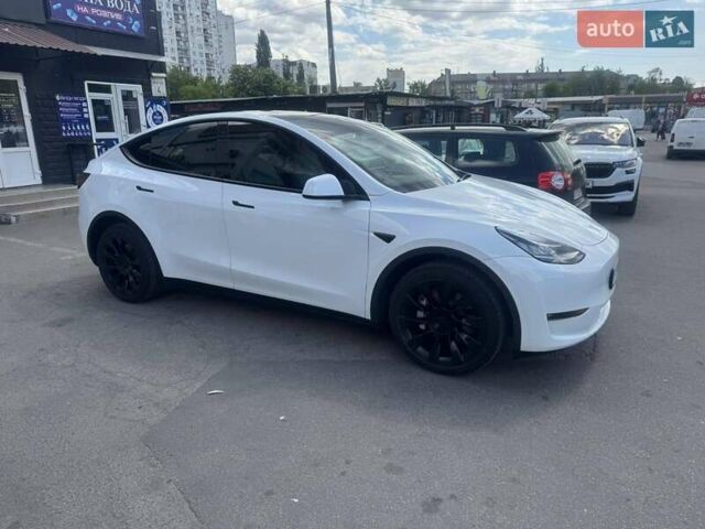 Тесла Model Y 2022 у Києві на Automoto.ua Білий Тесла Model Y, об'ємом двигуна 0 л та пробігом 28 тис. км за 33000 $, фото 1 на Automoto.ua