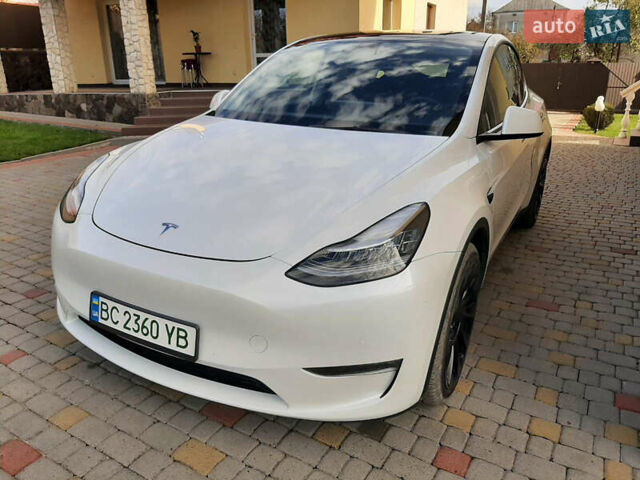 Білий Тесла Model Y, об'ємом двигуна 0 л та пробігом 27 тис. км за 28000 $, фото 1 на Automoto.ua