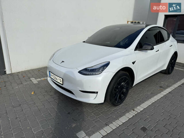 Белый Тесла Model Y, объемом двигателя 0 л и пробегом 95 тыс. км за 25500 $, фото 1 на Automoto.ua