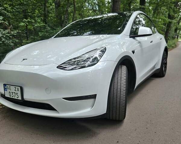 Білий Тесла Model Y, об'ємом двигуна 0 л та пробігом 20 тис. км за 35000 $, фото 1 на Automoto.ua