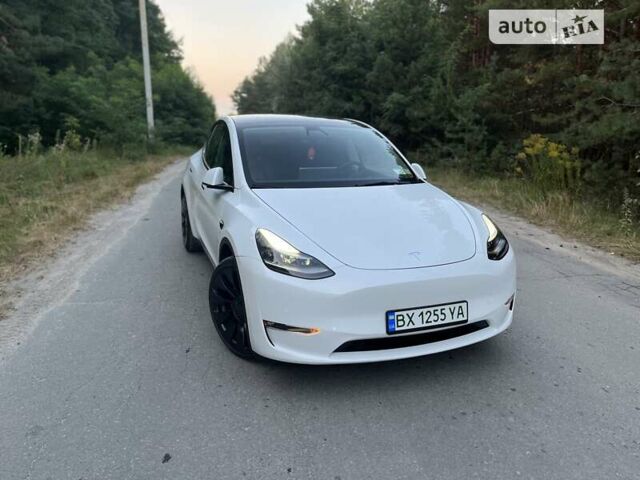 Белый Тесла Model Y, объемом двигателя 0 л и пробегом 8 тыс. км за 35000 $, фото 1 на Automoto.ua