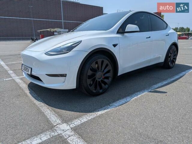 Белый Тесла Model Y, объемом двигателя 0 л и пробегом 35 тыс. км за 35000 $, фото 1 на Automoto.ua