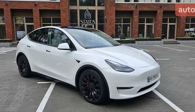 Белый Тесла Model Y, объемом двигателя 0 л и пробегом 59 тыс. км за 31500 $, фото 1 на Automoto.ua