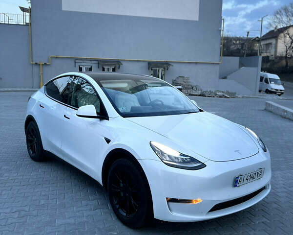 Білий Тесла Model Y, об'ємом двигуна 0 л та пробігом 20 тис. км за 33000 $, фото 1 на Automoto.ua
