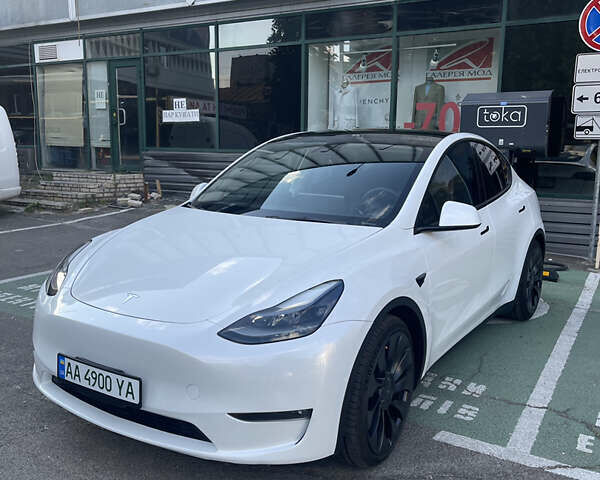 Белый Тесла Model Y, объемом двигателя 0 л и пробегом 25 тыс. км за 31500 $, фото 1 на Automoto.ua