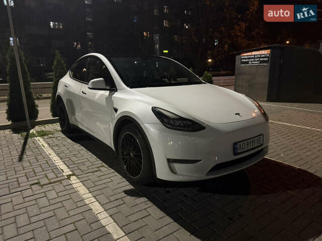 Белый Тесла Model Y, объемом двигателя 0 л и пробегом 53 тыс. км за 30000 $, фото 1 на Automoto.ua