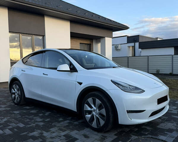 Білий Тесла Model Y, об'ємом двигуна 0 л та пробігом 52 тис. км за 26000 $, фото 1 на Automoto.ua