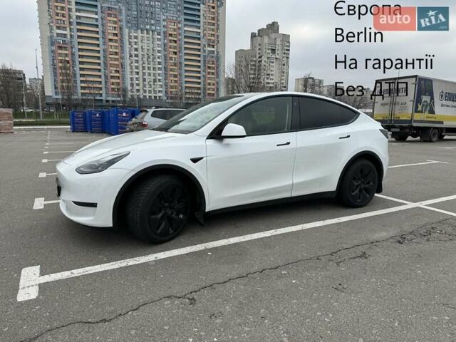 Белый Тесла Model Y, объемом двигателя 0 л и пробегом 45 тыс. км за 33000 $, фото 1 на Automoto.ua