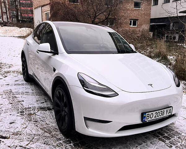 Белый Тесла Model Y, объемом двигателя 0 л и пробегом 34 тыс. км за 27300 $, фото 1 на Automoto.ua